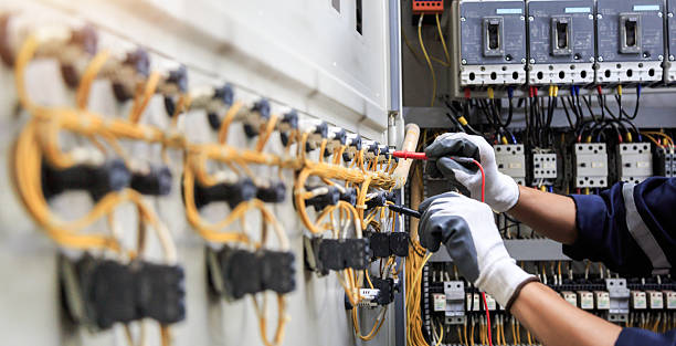 Professional Electrician technician working in Benton Heights, MI
